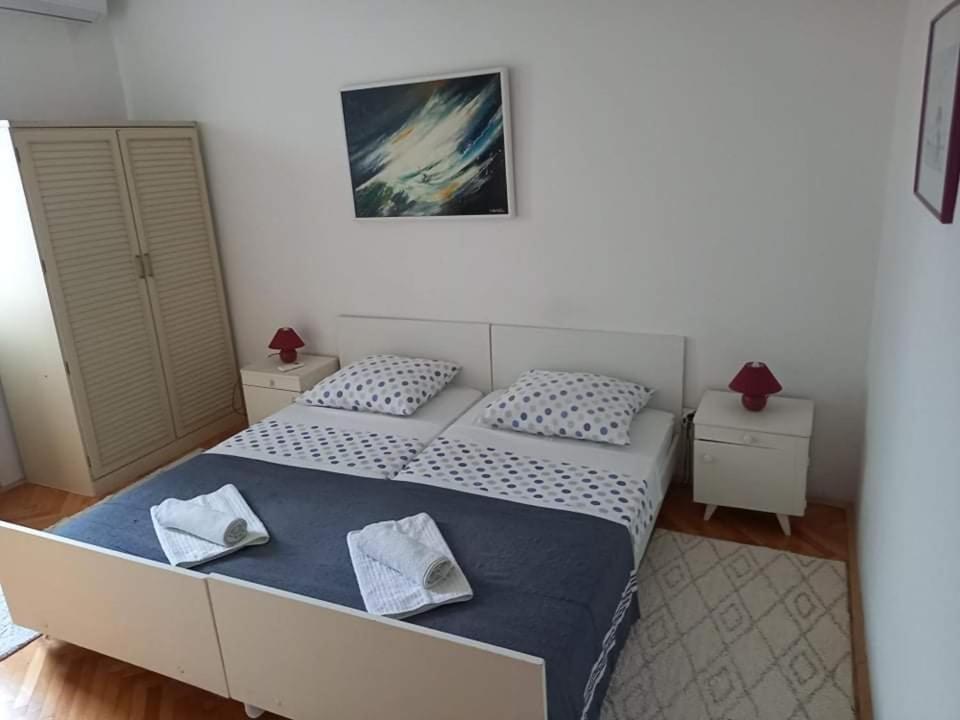 Studio Darija For 2 Persons S Terasom Wi-Fi & Parking Apartment Makarska Bagian luar foto