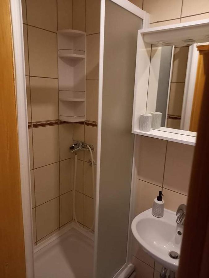 Studio Darija For 2 Persons S Terasom Wi-Fi & Parking Apartment Makarska Bagian luar foto