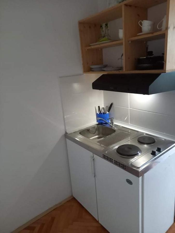 Studio Darija For 2 Persons S Terasom Wi-Fi & Parking Apartment Makarska Bagian luar foto